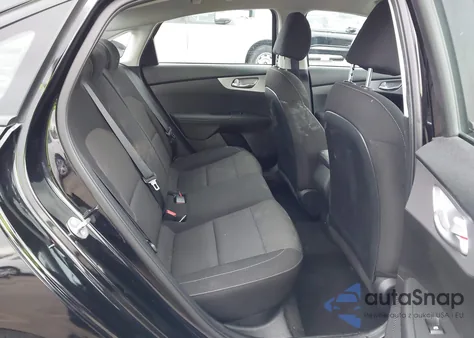 2024 Kia Forte Lxs z USA, uszkodzony, nr VIN 3KPF24AD3RE696192